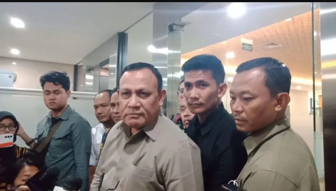 Firli Bahuri selesai menjalani pemeriksaan sebagai tersangka dalam kasus dugaan pemerasan di Bareskrim Polri, Jumat 1 Desember 2023.