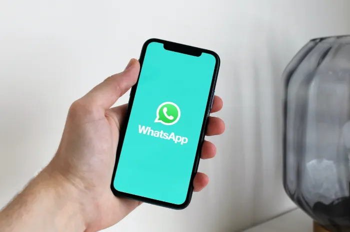Aplikasi Chat WhatsApp