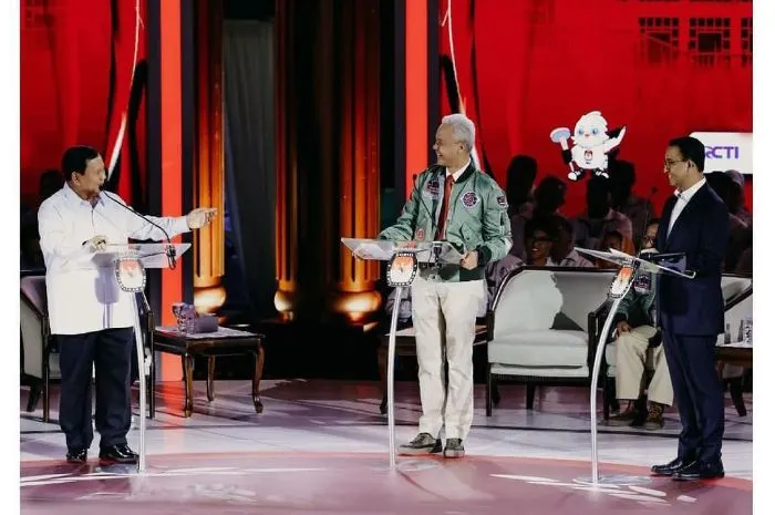 Debat Ketiga Capres Ganjar Pranowo, Prabowo Subianto, dan Anies Baswedan, Minggu (8/1/2024).