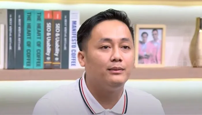 Potret Prio manajer Raffi Ahmad bongkar kekayaan hingga klarifikasi isu dugaan pencucian uang.
