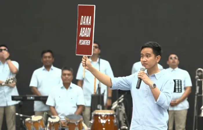 Meski Gibran telah dideklarasikan secara resmi sebagai cawapres pendamping Prabowo Subianto, polemik masih terjadi di tengah masyarakat.