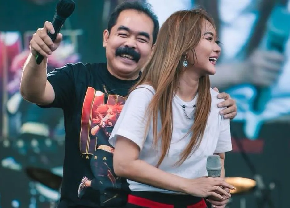 Artis Dangdut Ini Sebut Suaminya akan Calonkan Diri di Pilpres 2024 [Inul Daratista dan Adam Suseno]