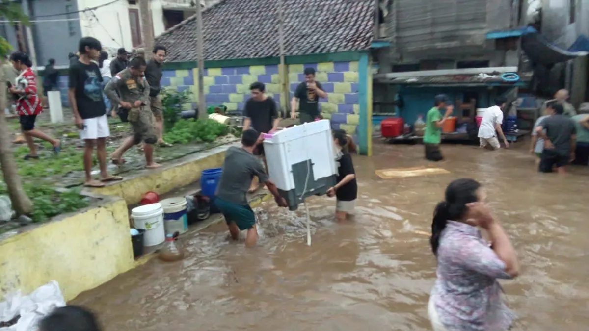 Bandung Estetik Setelah Hujan? Yang Ada Banjir dan Macet! (Twitter @0tk0il)