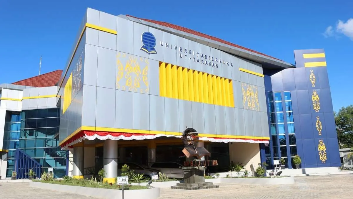 7 rekomendasi kampus dengan biaya terjangkau bagi mahasiswanya dan cocok buat yang gagal masuk seleksi Perguruan Tinggi Negeri atau PTN.