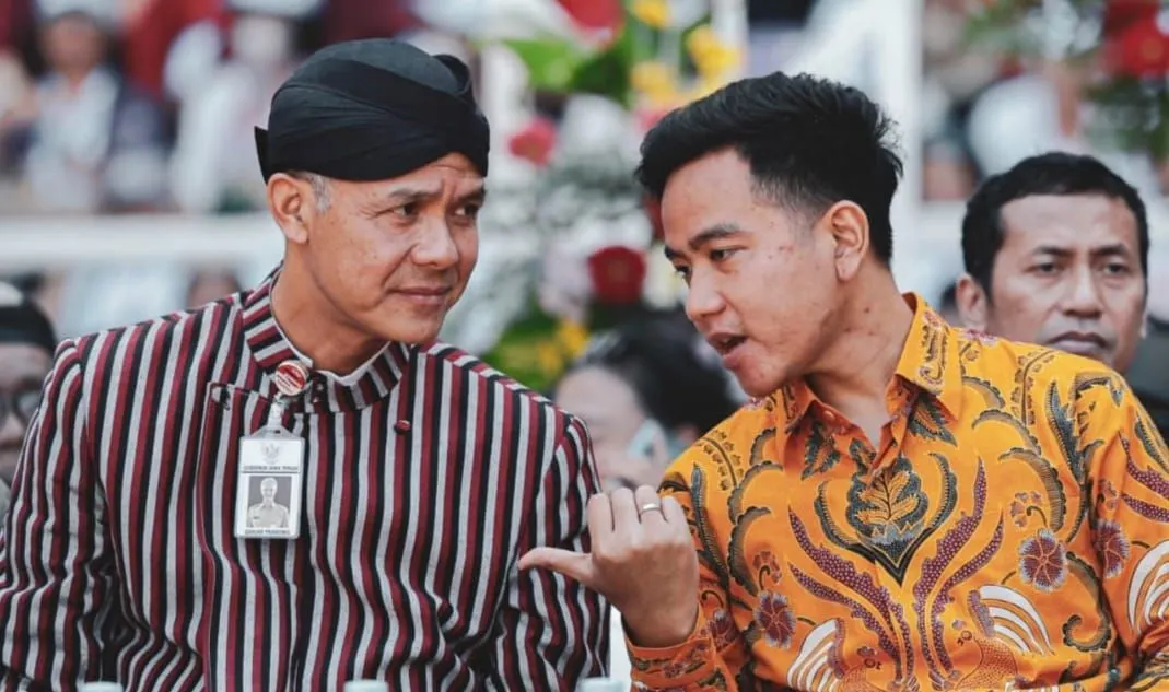 Direktur Eksekutif Lingkar Madani, Ray Rangkuti, menyatakan bahwa Presiden Joko Widodo (Jokowi) sedang membangun kerajaan dinasti politik.
