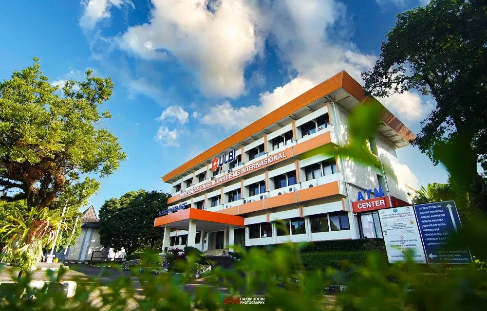 Universitas Logistik dan Bisnis Internasional (ULBI), kampus milik BUMN yang memiliki prospek kerja bagus dan menjanjikan.