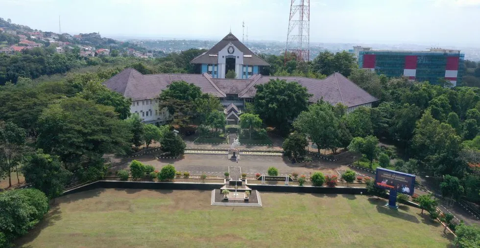 Universitas Diponegoro (UNDIP)