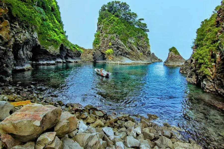 Keindahan Gua Sarang Sabang 