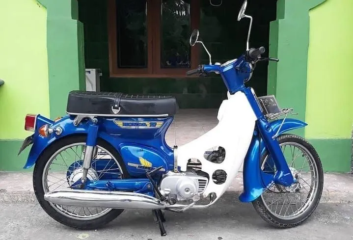 Honda C70, juga dikenal sebagai Honda Cub, telah menjadi legenda di dunia sepeda motor sejak beberapa dekade yang lalu.