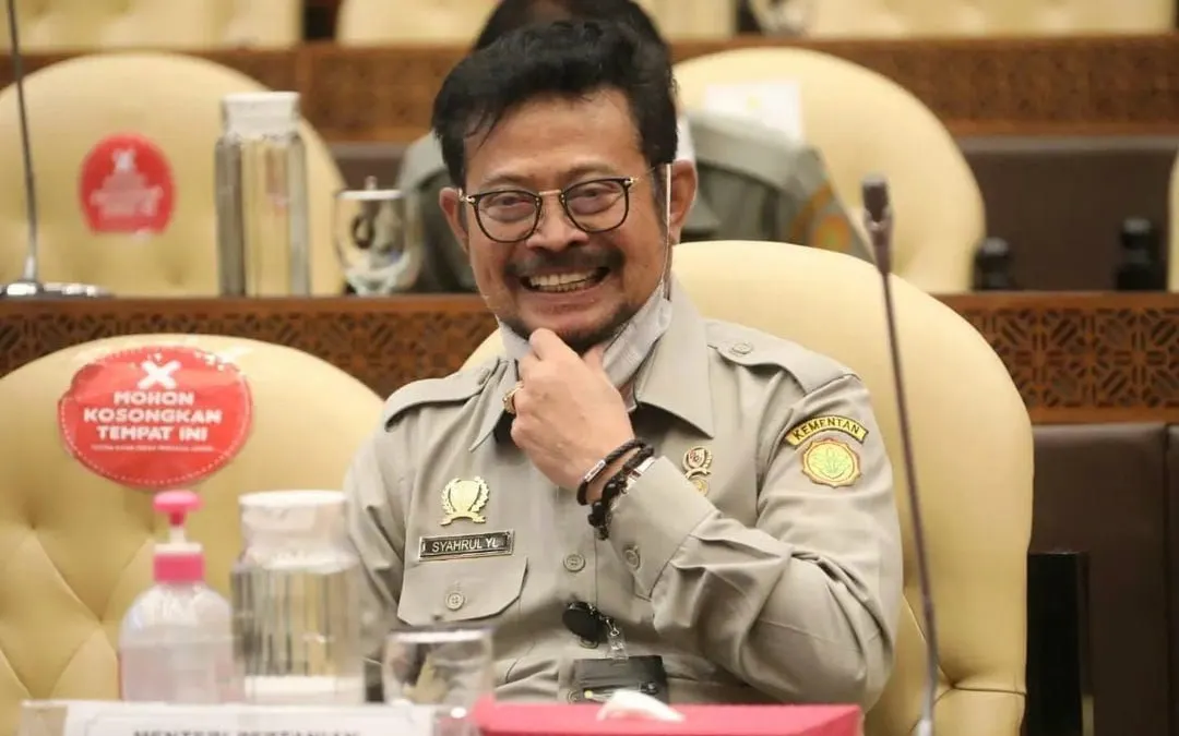 Meski kini dirinya telah ditetapkan sebagai tersangka, Syahrul Yasin Limpo (SYL) meminta agar publik tak serta merta menghakimi dirinya.