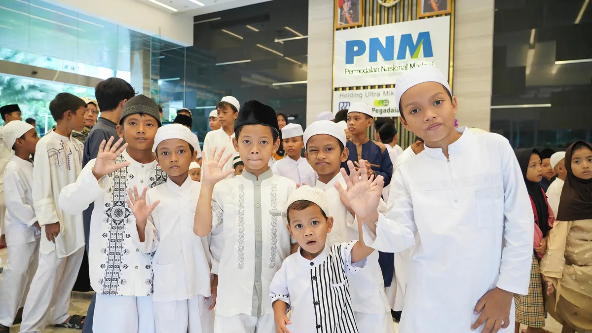 Sebagai bentuk rasa syukur menyambut bulan Ramadan, PT Permodalan Nasional Madani (PNM) melalui program PNM Peduli hari ini, Senin, 4 Maret 2024, menggelar santunan anak yatim serentak di 62 cabang PNM di seluruh Indonesia.