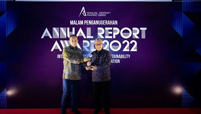 BJBR Juara 3 ARA 2022 Kategori Perusahaan Go Publik Keuangan