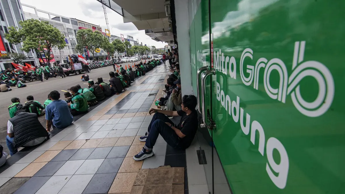 Kementerian Tenaga Kerja (Kemnaker) memberikan pengumuman tentang THR untuk mitra ojek online (ojol) dan kurir.