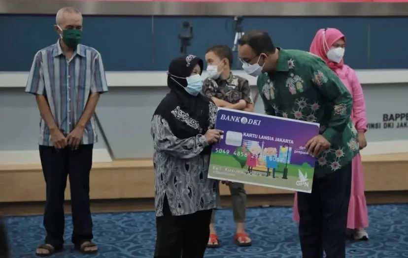 Bantuan Rp 600.000 dari Program Kartu Lansia Jakarta
