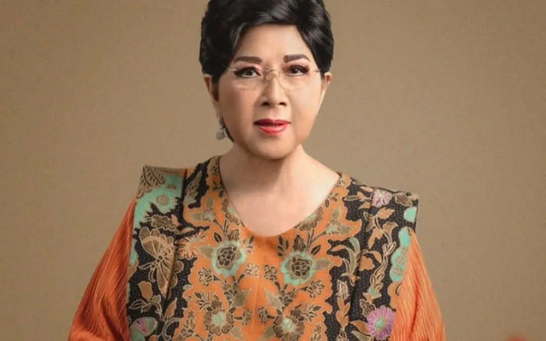 Selain dikenal sebagai sosok artis multitalenta, Titiek Puspa juga dikenal sebagai artis senior wanita yang awet muda dan panjang umur.