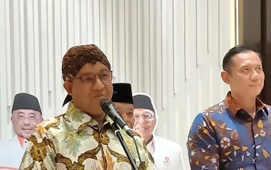 Anies dan AHY sesaat sebelum menonton wayang kulit di DPP PKS.
