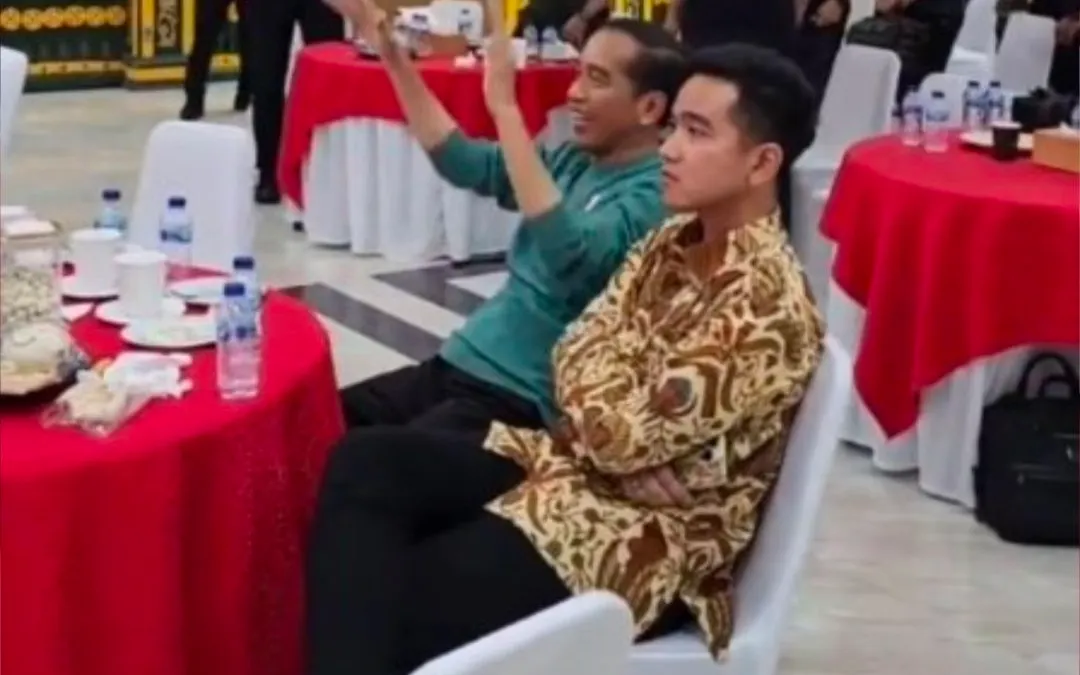 Seorang siswi SMP berinisial SFA yang tercatat sebagai pelajar di Jambi masih menjadi sorotan publik sebab keberaniannya mengkritik.