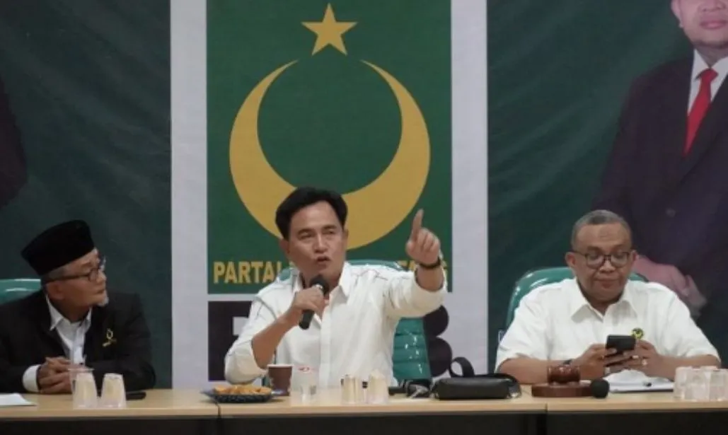 Yusril Ihza Mahendra menyebutkan bahwa dikarenakan MKMK memeriksa kasus Anwar Usman dalam konteks pemeriksaan pelanggaran etik, maka sanksi etik juga yang dijatuhkan.
