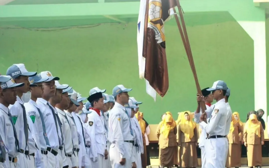 Potret pelantikan anggota OSIS