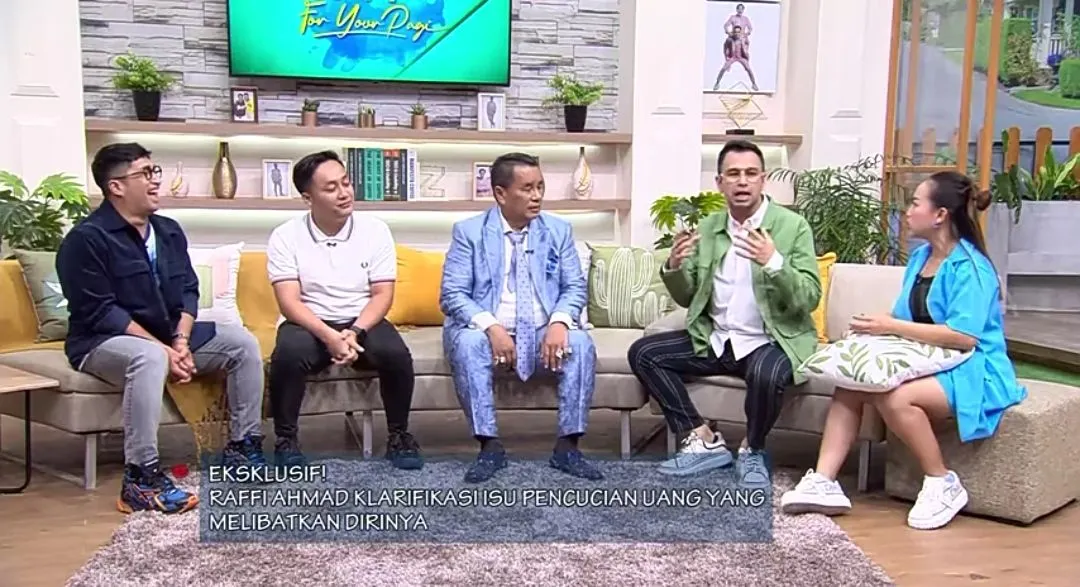 Raffi Ahmad Bersama Manajernya Prio Bagja dan Hotman Paris di Acara FYP