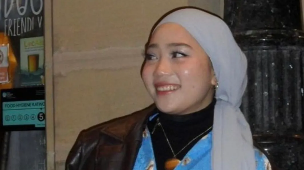 Camillia Laetitia Putri Azzhara memutuskan lepas hijab