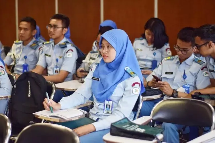 Taruna dan Taruni STIS