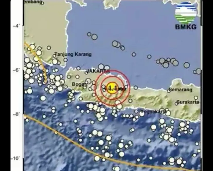 Diguncang Gempa Sumedang M 4,4, Rumah Warga di Desa Margamukti Rusak Parah, Tembok hingga Plafon Ambruk