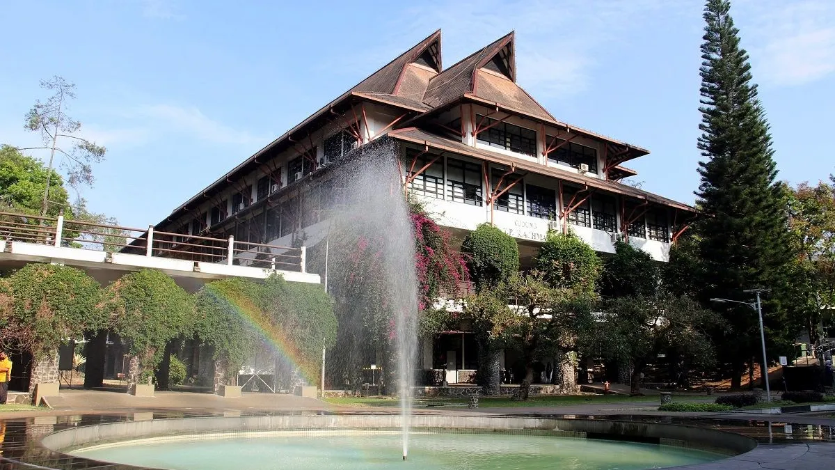 ITB | Berikut top 7 kampus dengan jurusan Teknik Informatika terbaik di Indonesia mulai dari negeri hingga swasta. Cek daftarnya di sini.