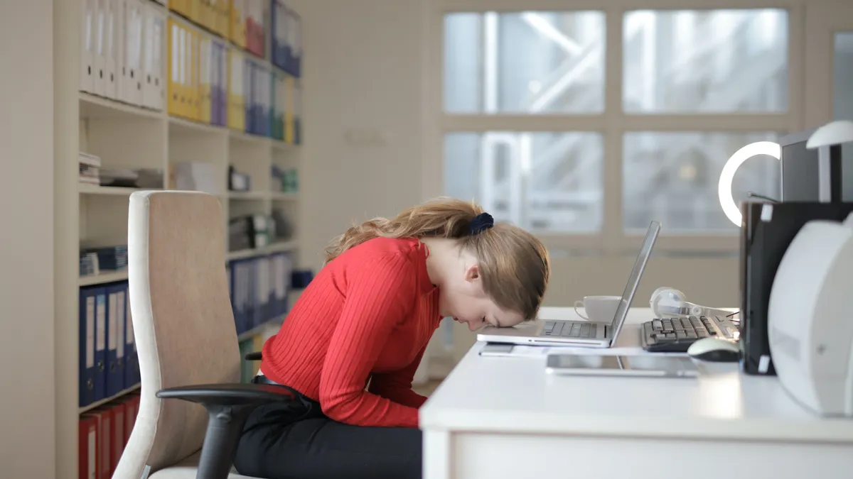 7 Kebiasaan Buruk yang Harus Kamu Hilangkan, Jika Ingin Sukses! (Pexels)