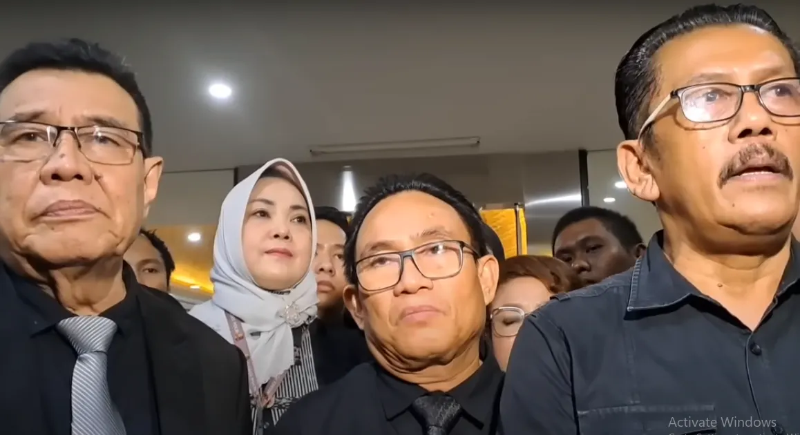 Pengacara yang tergabung dalam Tim Aliansi Advokat Pembela Jessica Wongso, melaporkan Edi Darmawan Salihin ke Bareskrim Polri, Jakarta Selatan, Jumat, 1 November 2023.