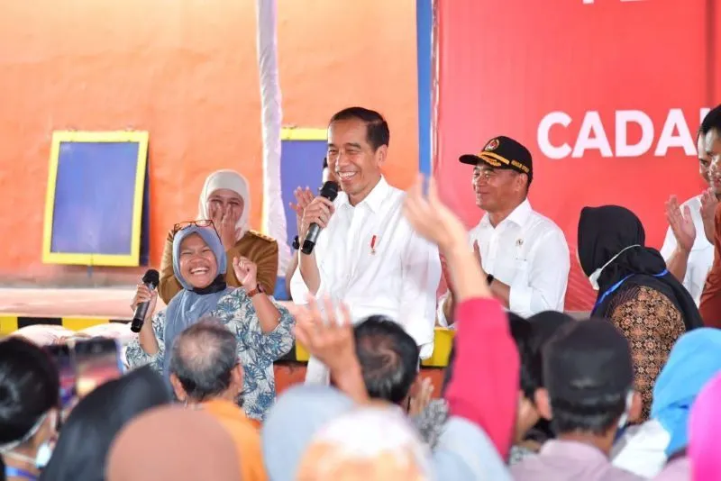 Pencairan BLT El Nino 2023 dimulai dengan disalurkannya dana tersebut oleh Presiden Joko Widodo (Jokowi) di Pekalongan dan Kota Malang.