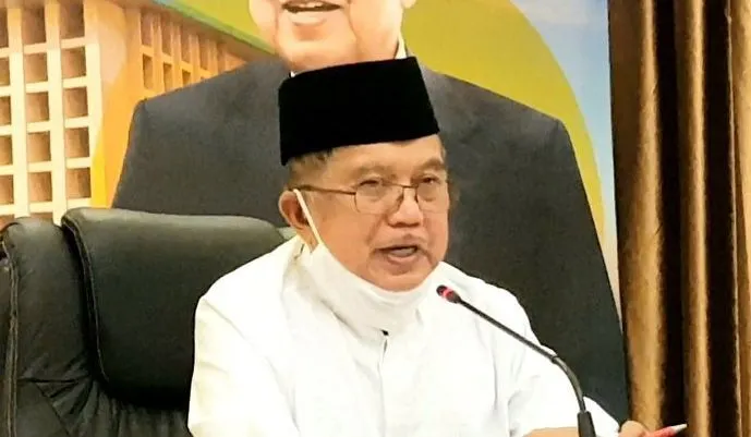 Mantan Wakil Presiden Jusuf Kalla memberikan tanggapannya mengenai capres nomor urut 1 Anies Baswedan yang dilaporkan ke Badan Pengawas Pemilu (Bawaslu).