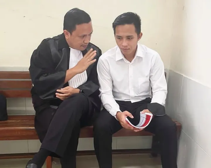 Richard Eliezer dan Ronny Talapessy. Setelah dokumenter kasus kopi sianida Jessica Wongso ditayangkan, Ronny Talapessy memiliki niat untuk membantu kasus tersebut.