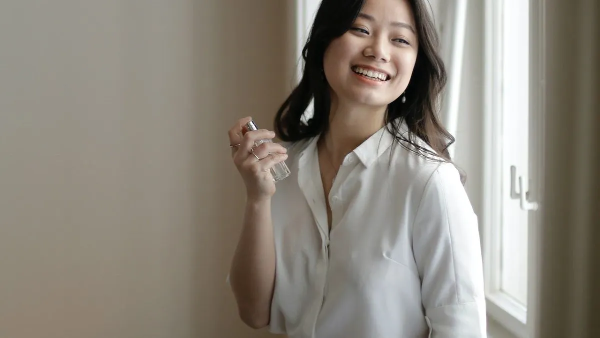 Tidak hanya make up, aroma parfum juga salah satu bentuk mengekspresikan diri dan menggambarkan kepribadian seseorang.