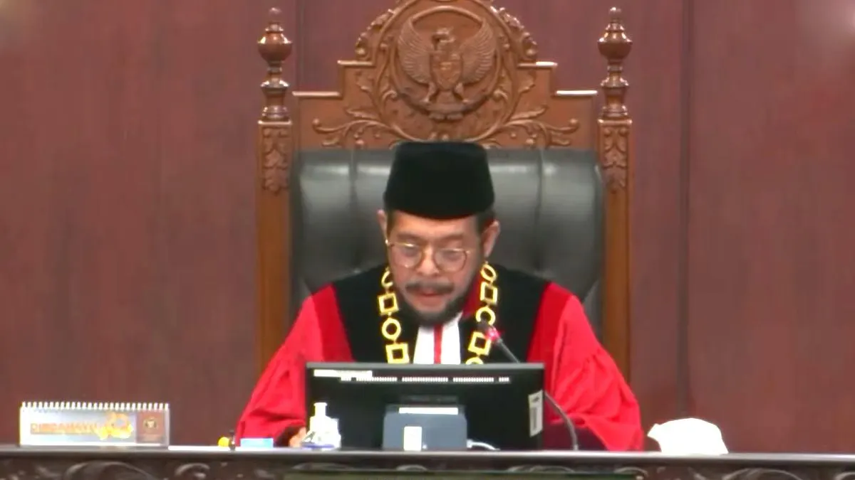 Ketua MK Anwar Usman menjadi sorotan usai keputusan MK soal batasan usia Capres/Cawapres.