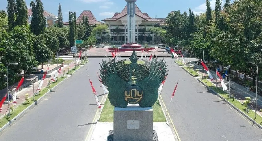 Bagi kamu yang sedang mencari mana saja kampus dengan bidang ilmu sosial terbaik di Indonesia, artikel ini mungkin dapat membantumu.