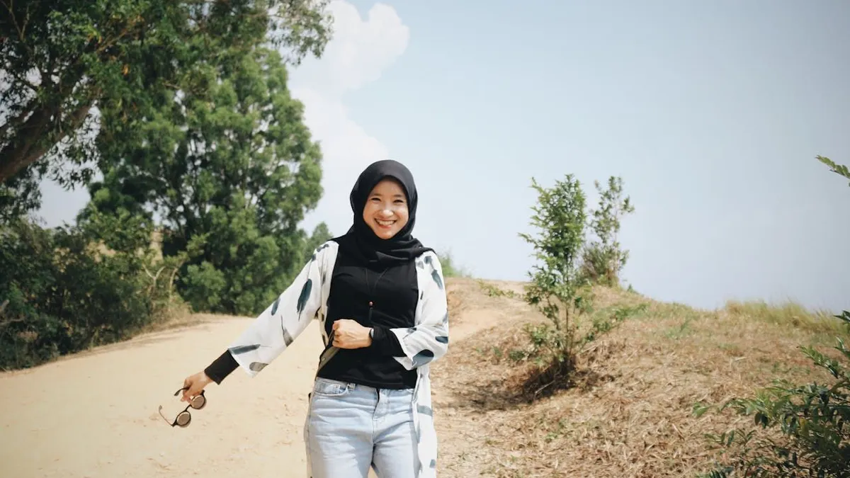 Layaknya air, orang-orang yang lahir pada hari Jumat adalah orang-orang yang memiliki sifat tenang dan menyejukan suasana.