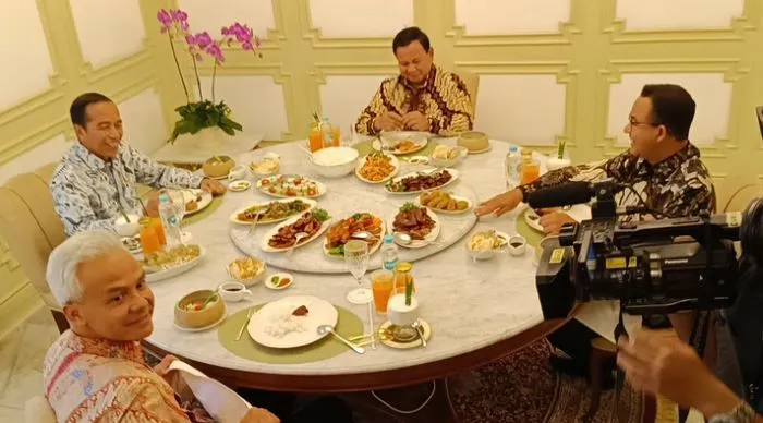 Presiden Jokowi makan siang bersama tiga bakal capres di Istana Kepresidenan Jakarta, Senin (30/10/2023).(Biro Setpres)