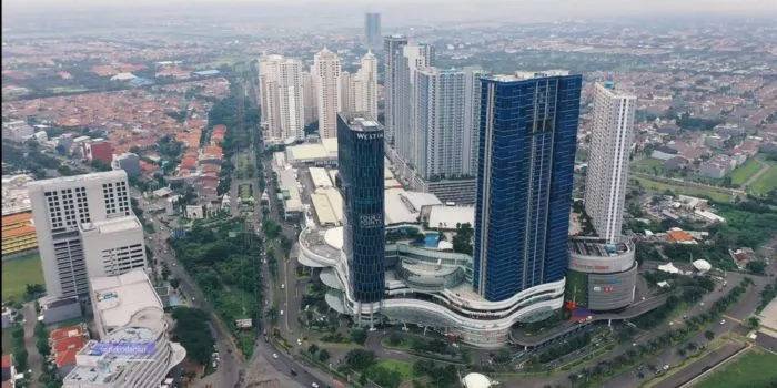 Mall Pakuwon yang berlokasi di Surabaya