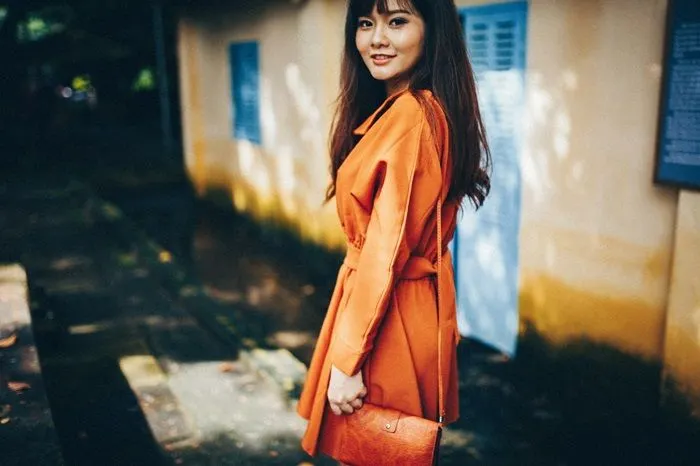 Mengungkap Kepribadian Seseorang dari Cara Dia Membawa Tas, Cari Tahu Kamu Sosok Wanita Penyayang atau Tangguh