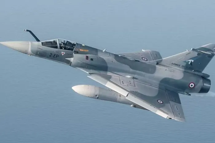 Penundaan pembelian sebanyak 12 unit jet tempur Mirage 2000-5 tersebut merupakan kesepakatan Menteri Pertahanan dengan Menteri Keuangan.