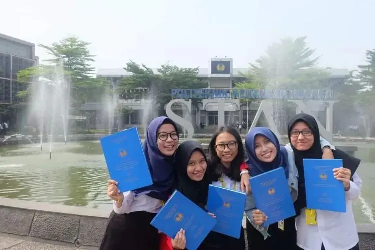 PKN STAN merupakan sekolah kedinasan yang ada di bawah naungan Kementerian Keuangan Republik Indonesia (Kemenkeu).