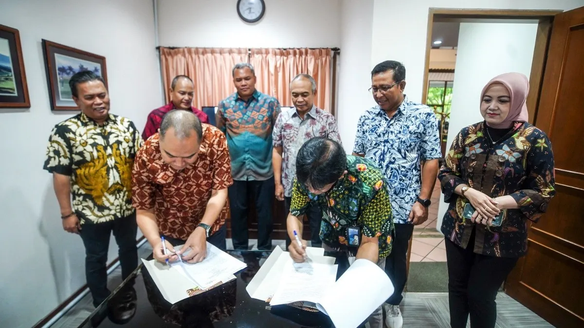Penandatanganan MOU ekosistem antara BNI dan PT Ayo Media Network berlangsung di Jatinangor Nasional Golf and Resto, Jatinangor.