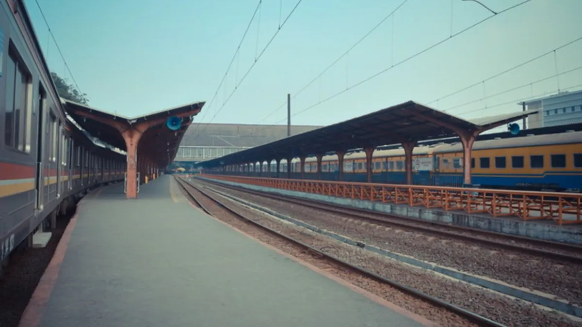 Peron Stasiun Jakarta Kota.