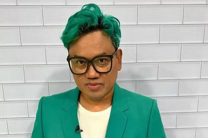 Uya Kuya menantang Mahfud MD untuk dapat lebih transparan terkait sistem yang saat ini berlaku di penjara sangat bobrok menurut Alvin Lim.