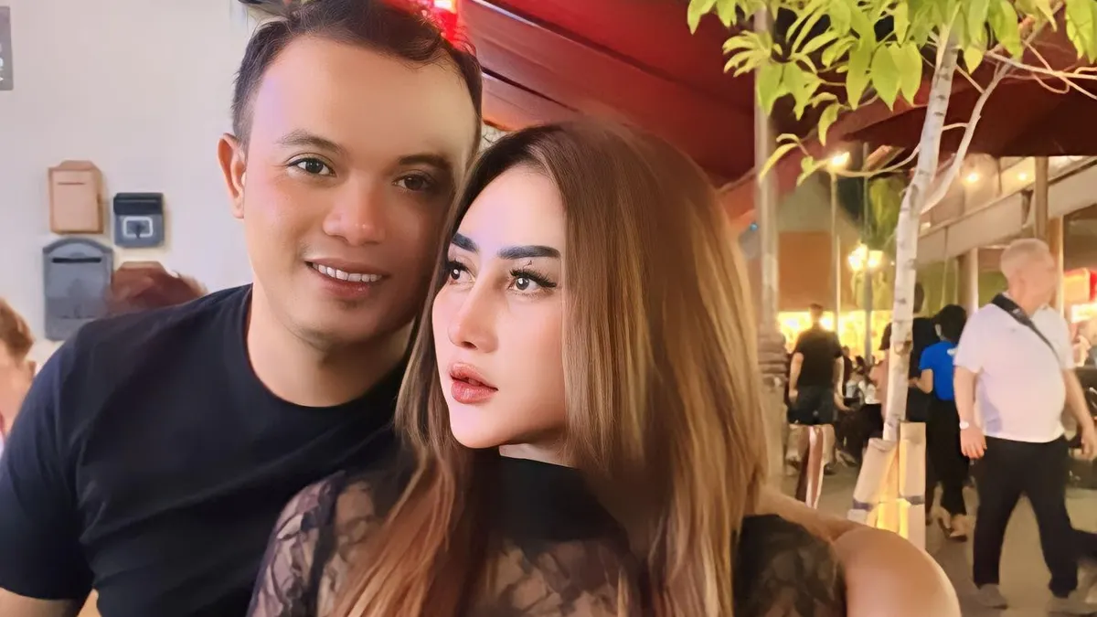  Nuril Huda (suami) dan Luluk Nuril 