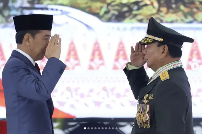 Presiden Jokowi Beri Pangkat Istimewa pada Prabowo Subianto