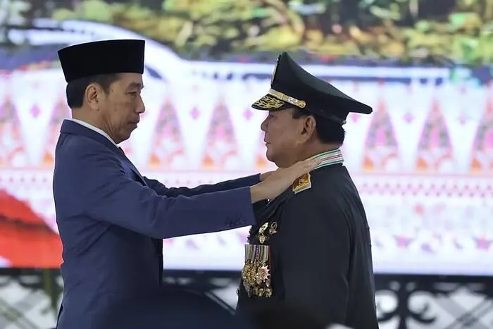 Rudi S Kamri soroti pangkat Jenderal Kehormatan yang diberikan oleh Presiden Joko Widodo (Jokowi) kepada Prabowo Subianto.