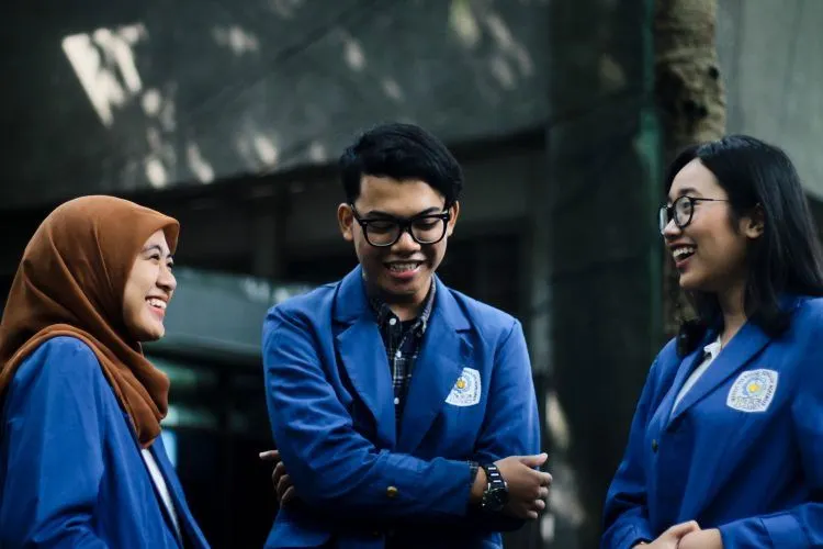 Mahasiswa dan Mahasiswi ITS