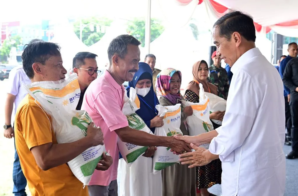 Badan Pangan Nasional (Bapanas) kembali menyalurkan bansos Mitigasi Rawan Pangan (MRP) berupa beras 10 kg.